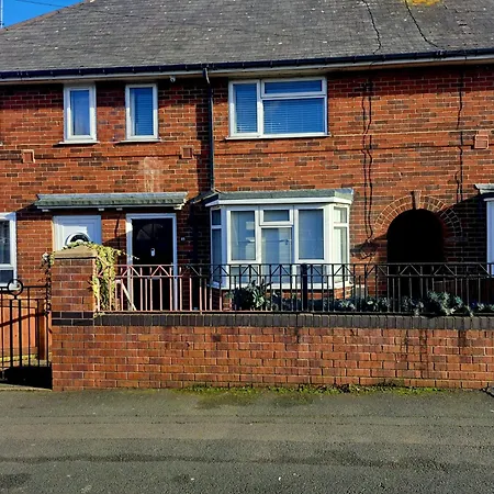 Cozy 2Br Home Leeds Free Parking & Wifi Pets Welcome Лидс Экстерьер фото