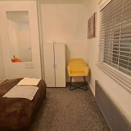 Cozy 2Br Home Leeds Free Parking & Wifi Pets Welcome Лидс Экстерьер фото
