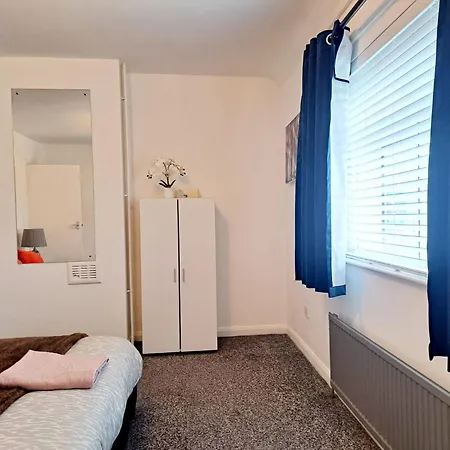Cozy 2Br Home Leeds Free Parking & Wifi Pets Welcome Лидс Экстерьер фото