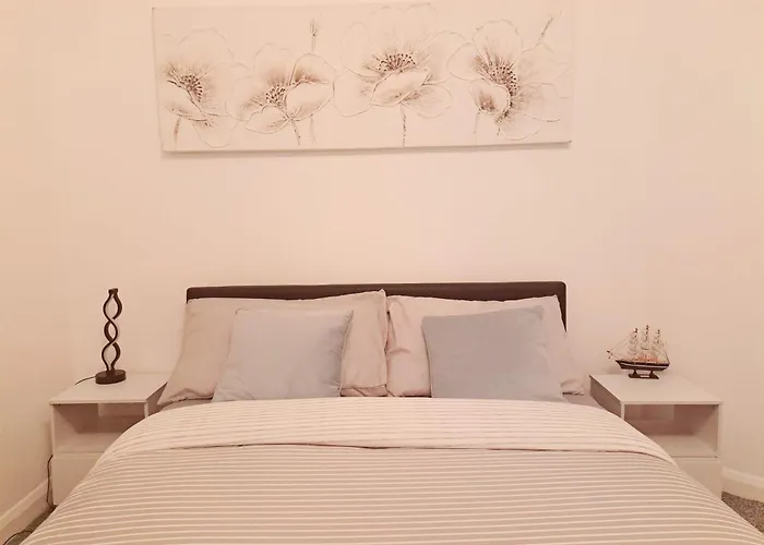 Cozy 2Br Home Leeds Free Parking & Wifi Pets Welcome