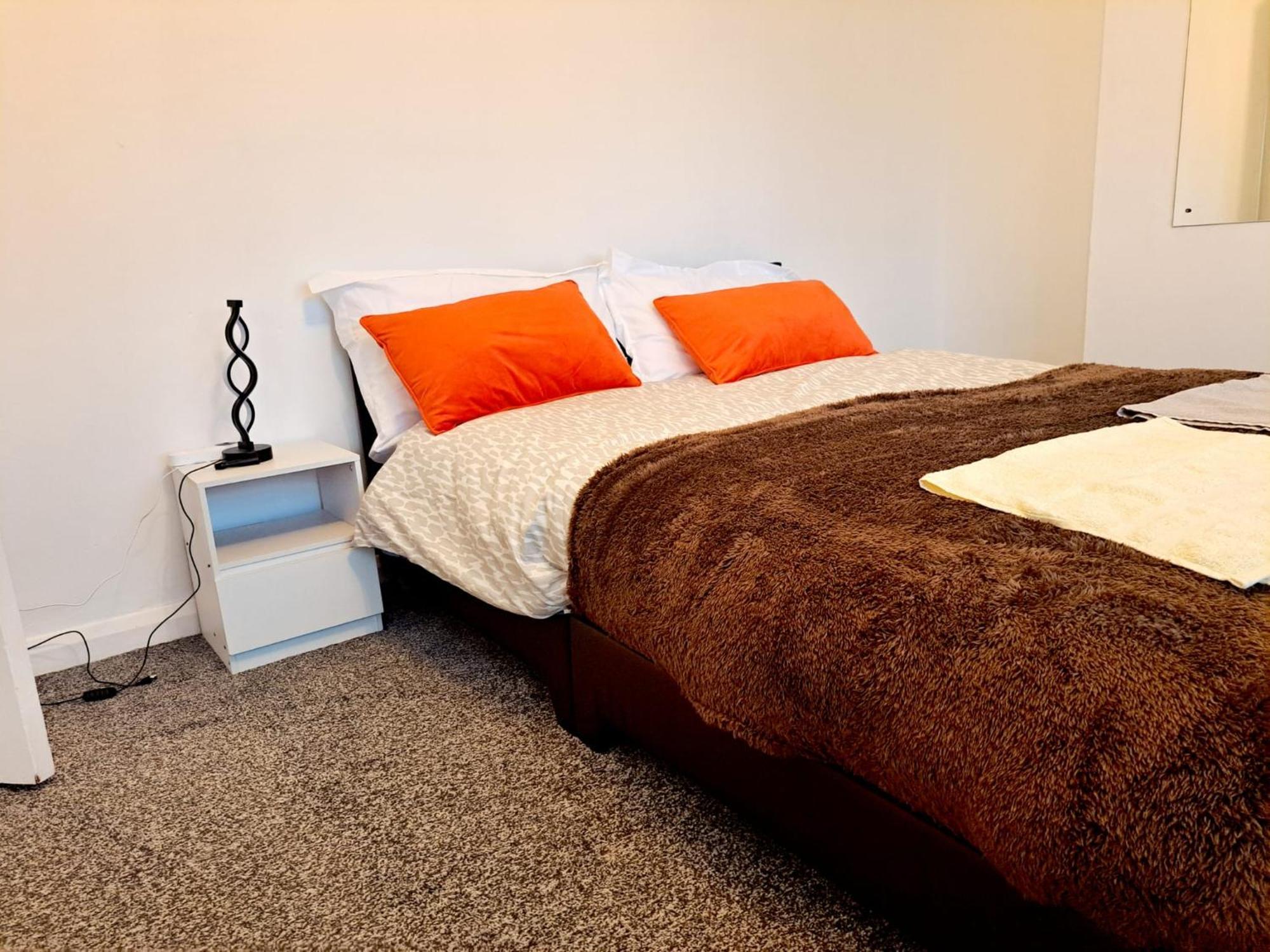Cozy 2Br Home Leeds Free Parking & Wifi Pets Welcome Leeds (West Yorkshire)