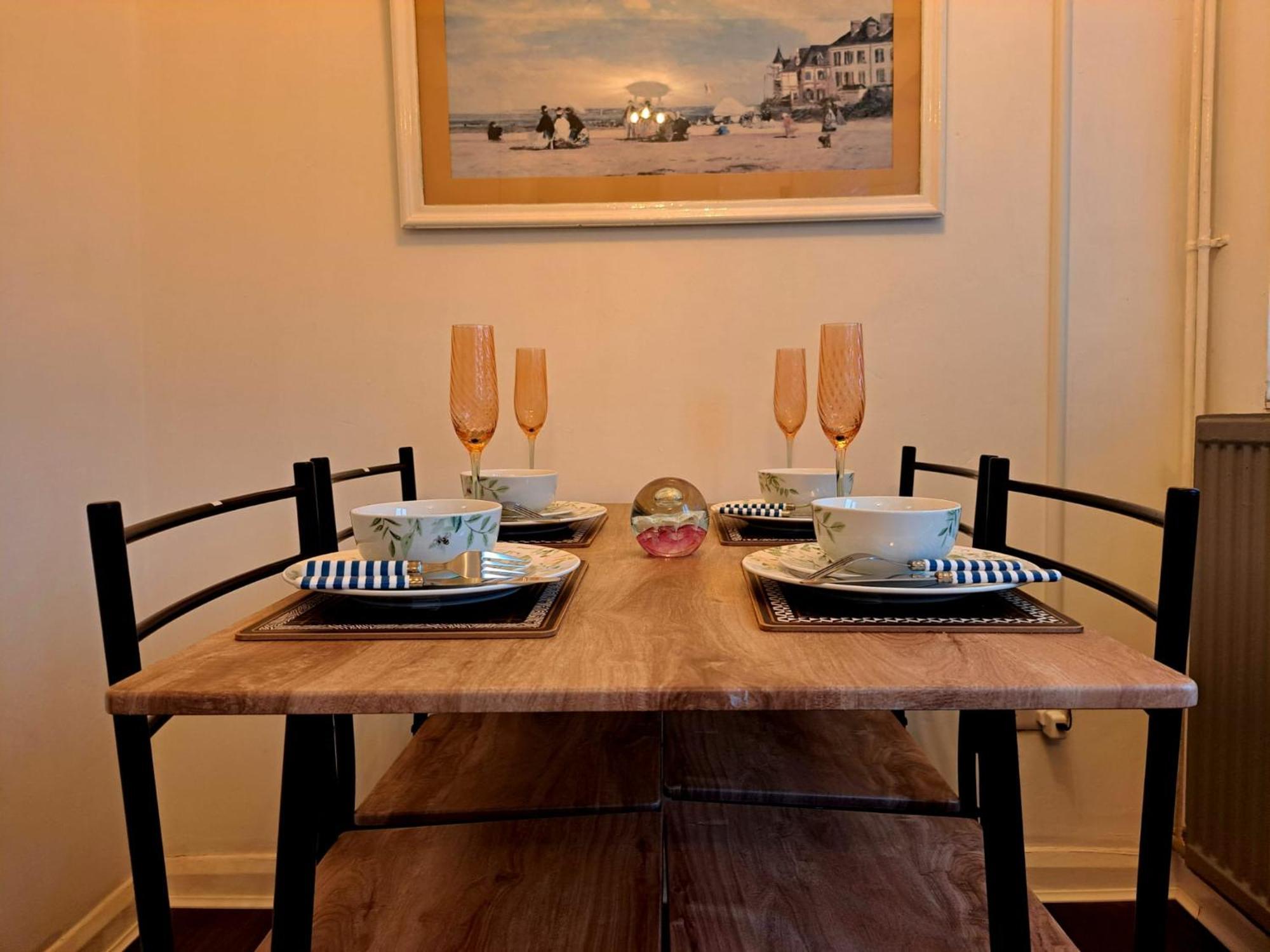 Cozy 2Br Home Leeds Free Parking & Wifi Pets Welcome Apartment *