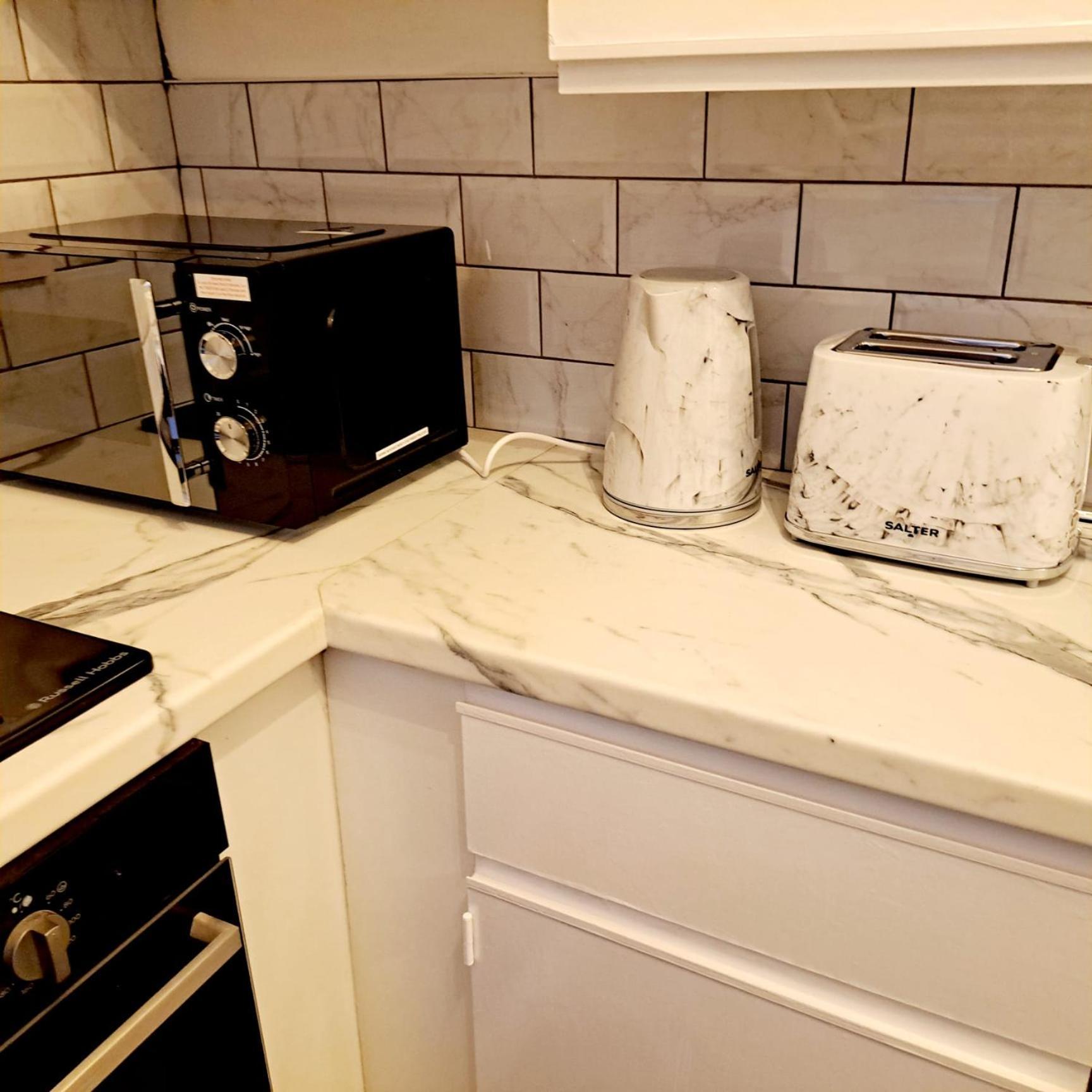 Cozy 2Br Home Leeds Free Parking & Wifi Pets Welcome *