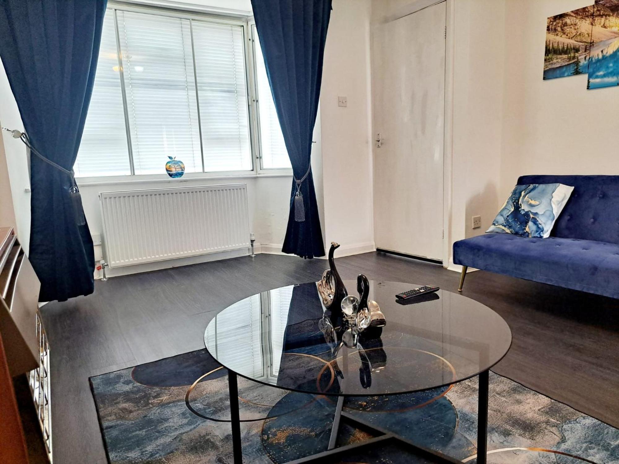 Cozy 2Br Home Leeds Free Parking & Wifi Pets Welcome Apartment *